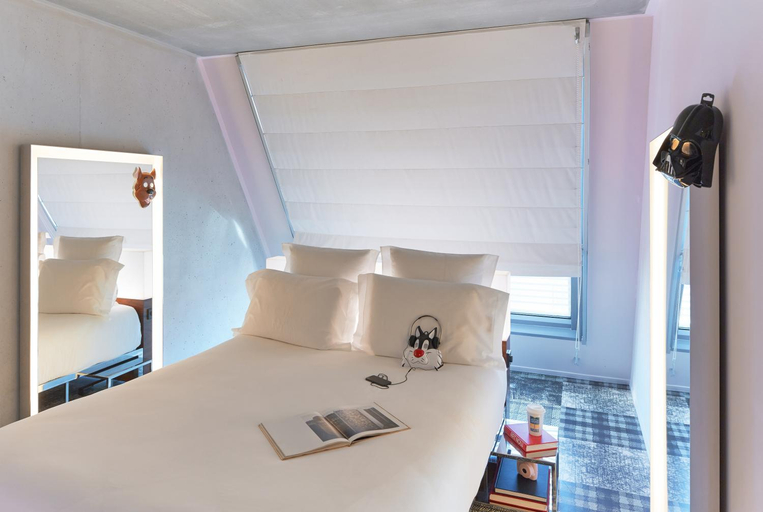Bedroom 2, Mama Shelter Marseille, Bouches-du-Rhône