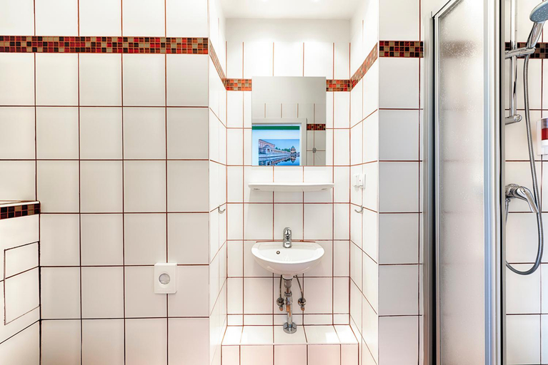 Bathroom 4, Hotel B1, Berlin