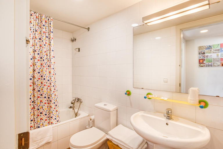 Bathroom 4, Hotel Marina, Girona