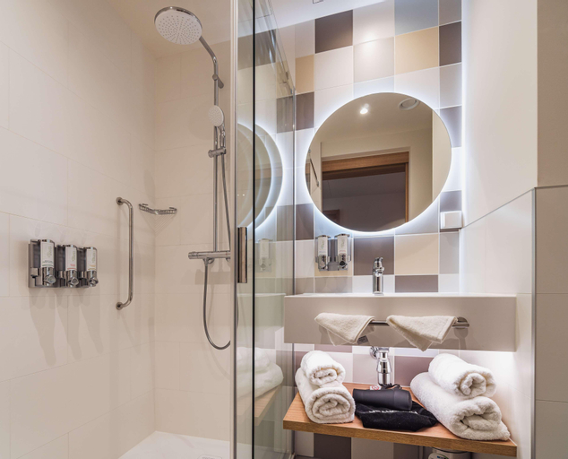 Bathroom 4