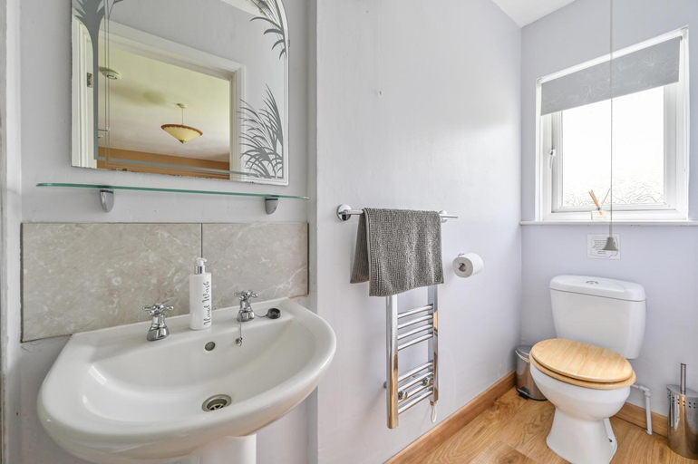 Bathroom 2, Wray Valley B&B - Sustainable Rural Dartmoor Escape, Devon