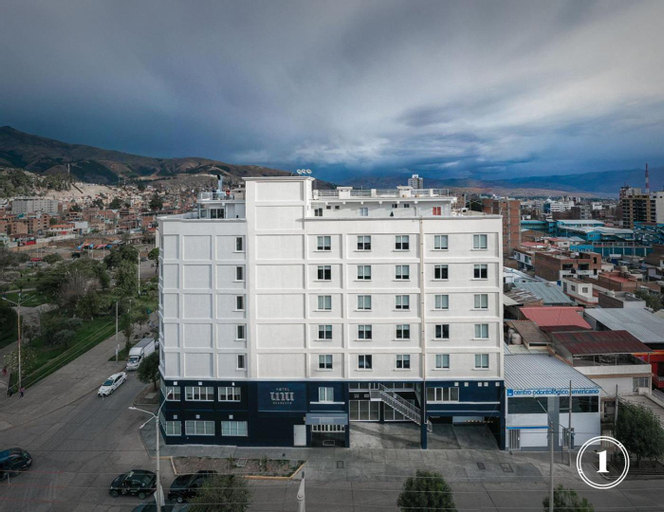 Exterior & Views
