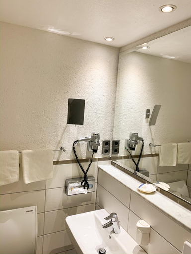 Bathroom 4, City Hotel Ost am Ko, Augsburg