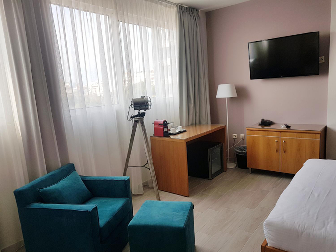 Others 4, La Place de la Gare Suites - New Subway Station, Central Macedonia