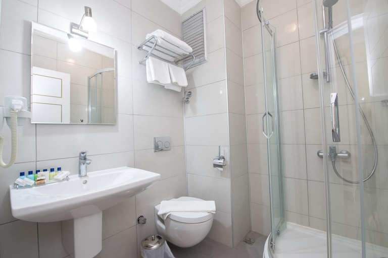 Bathroom 3, Datca Beyaz Ev Otel, Datça