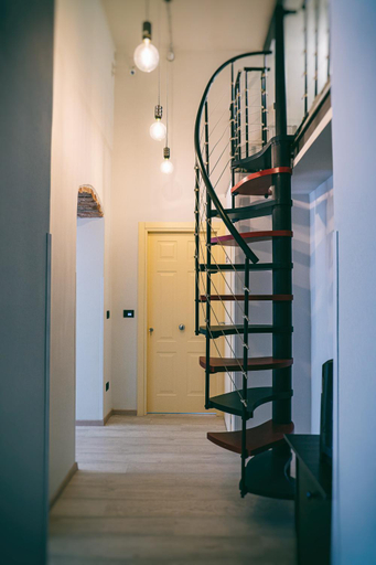 Others 5, Fanny B&B, Catania