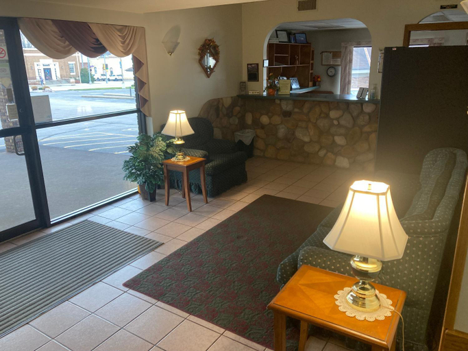 Public Area 3, Landmark Motel, Waupaca