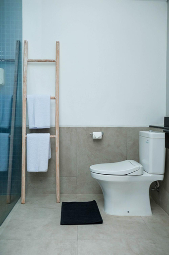 Bathroom 27