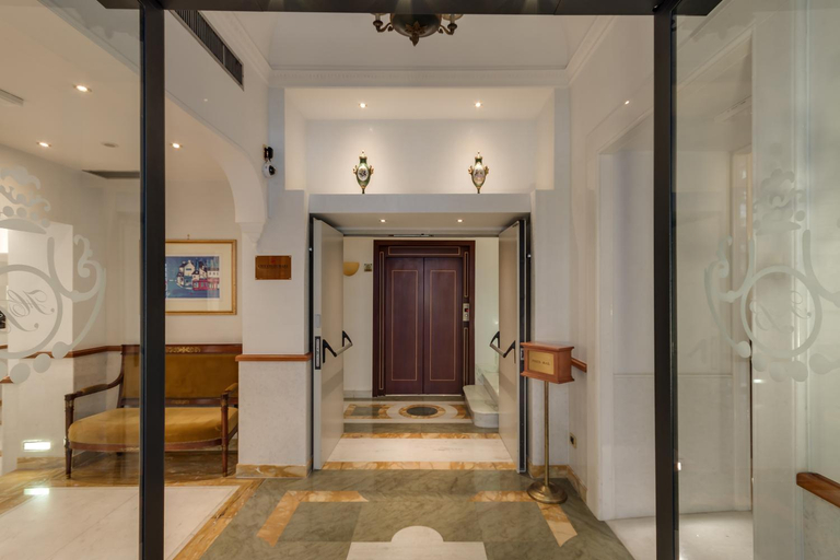 Public Area 2, Hotel Borromeo, Rome