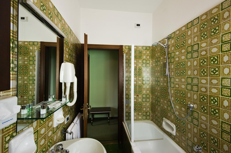 Bathroom 4, Hotel Citta Dei Mille, Bergamo