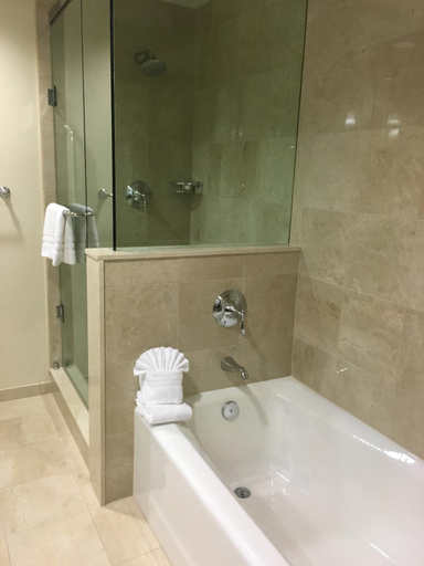 Bathroom 5, Santa Barbara Inn, Santa Barbara