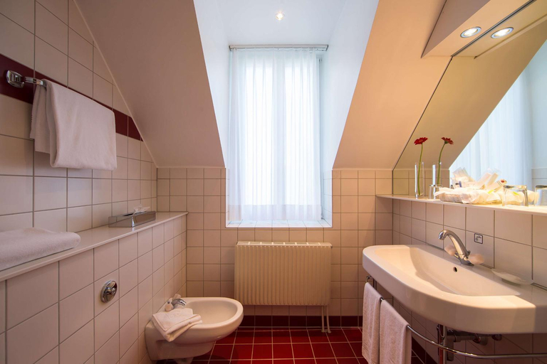 Bathroom 5, Grand Beau-Rivage, Interlaken