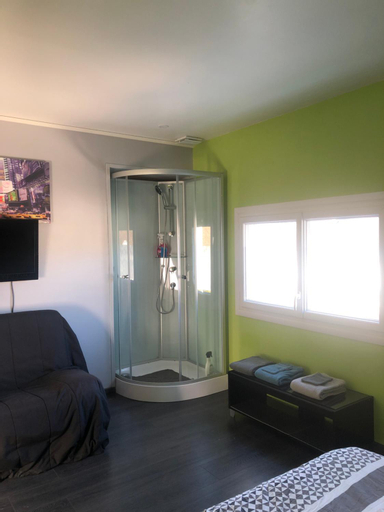 Bedroom 1, Chambres climatisees en Sologne pour 1 a 4 Hotes, Loir-et-Cher