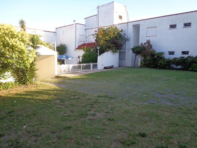 Others 5, Hotel Shelter, La Costa