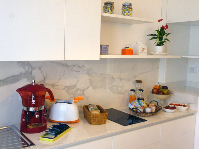 Others 4, Il Cantico B&B, Bari