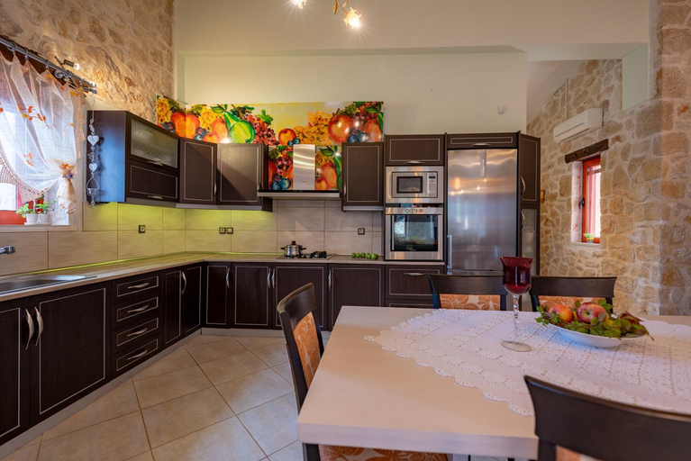 Kitchen 1, Nisaki Villa, Ionian Islands