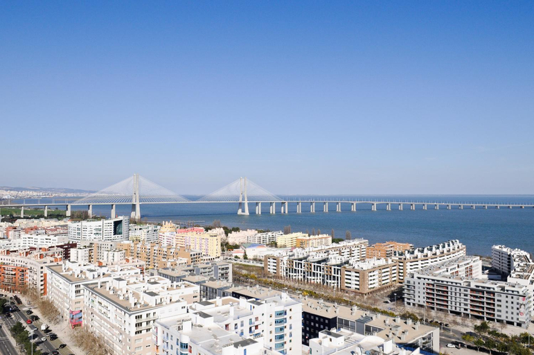 Others 4, Panoramic Living, Lisboa