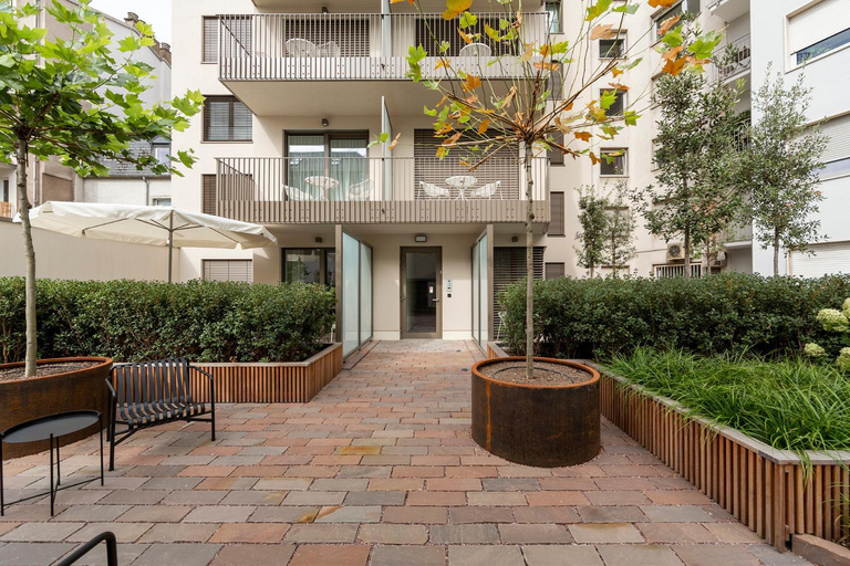 Exterior 6