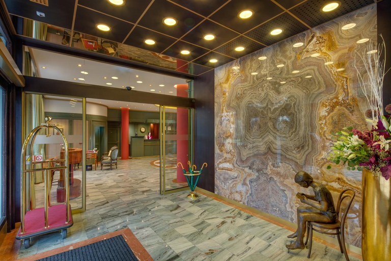 Public Area 4, Hotel Savoy, Praha 6