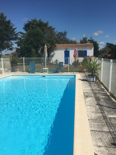 Others 4, Studio avec piscine, Vendée