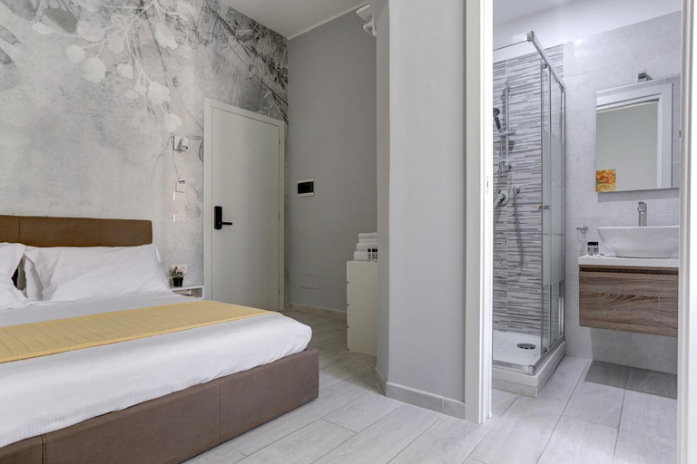 Bedroom 3, Voyager House, Rome