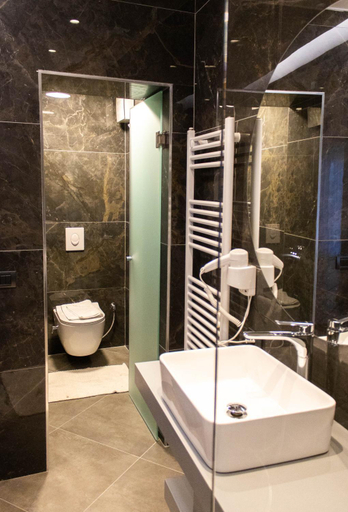 Bathroom 3, Venis Hotel, Tirana