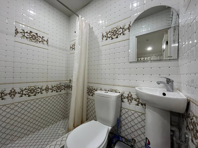 Bathroom 3, Tviks Family Hotel, Tashkent City