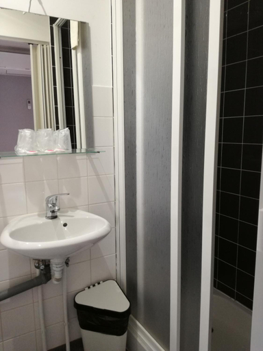 Bathroom 4, Residencial Duque de Saldanha, Lisbon