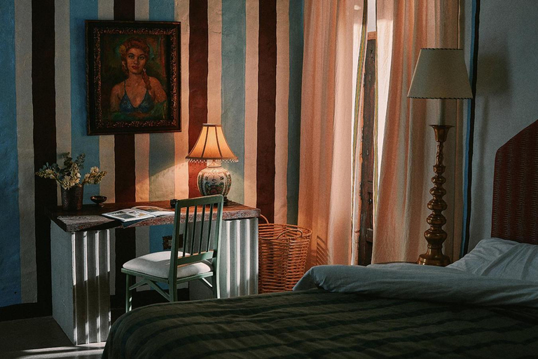 Bedroom, Meson Hidalgo, Allende