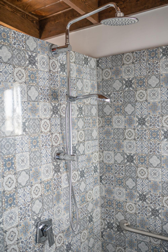Bathroom 4