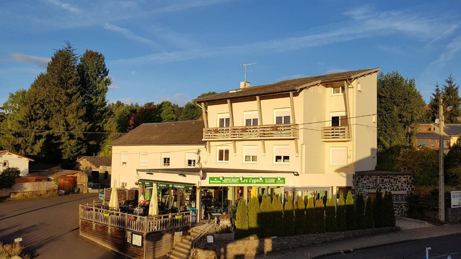Exterior & Views