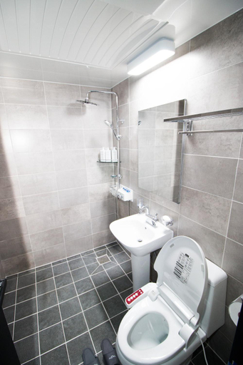 Bathroom 5, The Stay Hostel, Yeosu