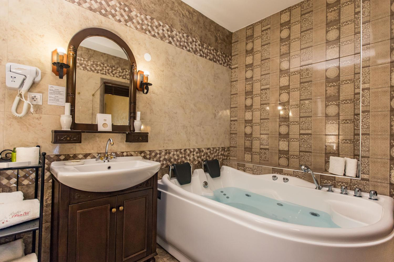 Bathroom 5, Theatro Hotel Odysseon, Thessaly
