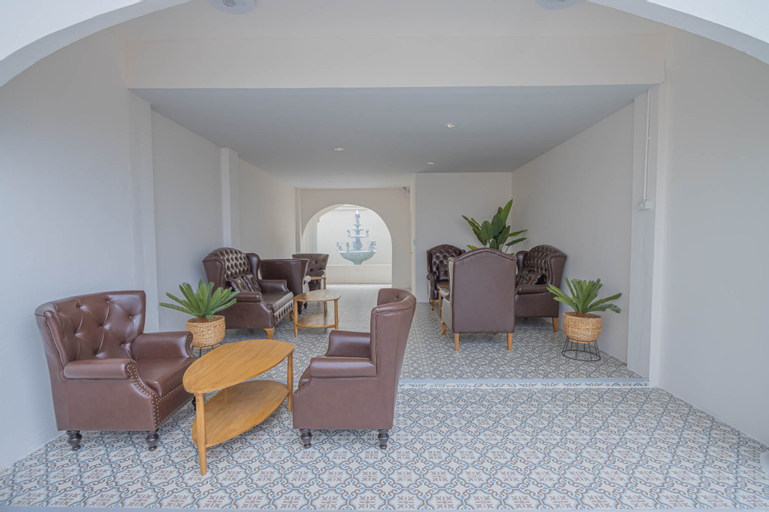 Public Area 5, RoomQuest The Peak Patong Hill, Phuket Island