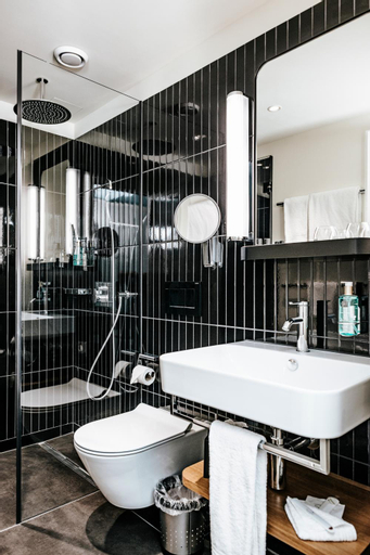 Bathroom 4