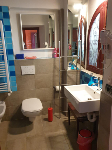 Bathroom, Le Tre Arti, Varese