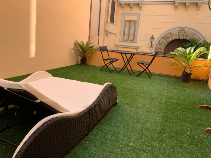 Others 4, Historic Center Suite, Napoli