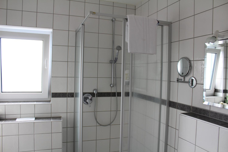 Bathroom 3, Hotel Gardenia, Gießen