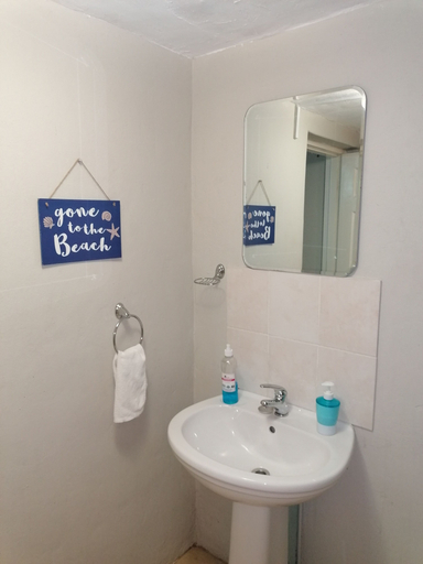 Bathroom 4, Hidden Inn, Umgungundlovu