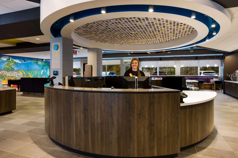 Public Area 2, Tru By Hilton Traverse City, Grand Traverse