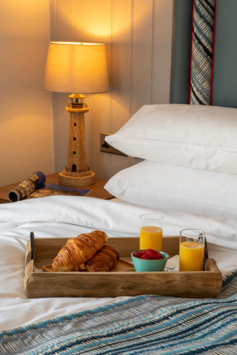 Bedroom 2, The Manor Coastal Hotel & Inn, Blakeney - The Coaching Inn Group, Norfolk