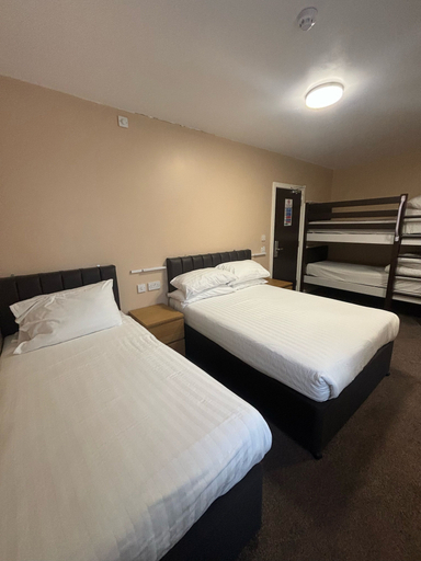 Bedroom 2, The Beechfield Hotel, Blackpool