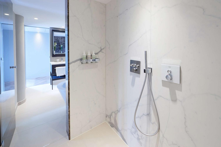 Bathroom 9