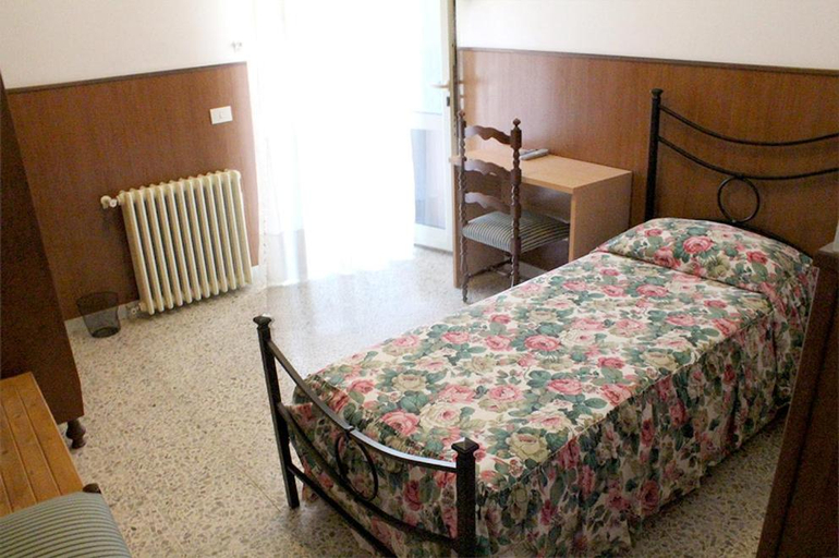 Others 5, Oasi di Pace, Viterbo