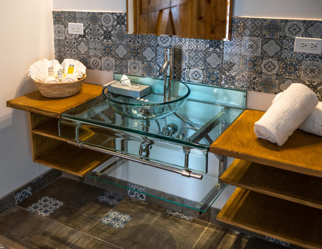 Bathroom 7