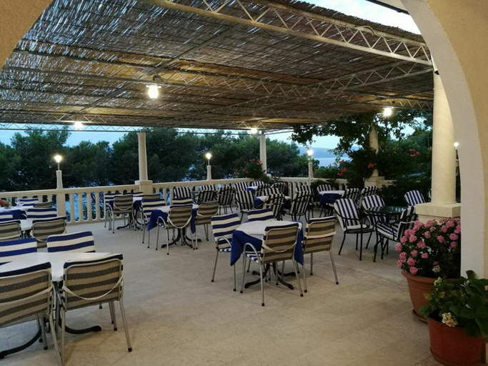 Food & Drinks 4, Skalinada Sea View, Omiš