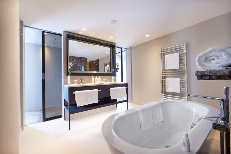 Bathroom 7