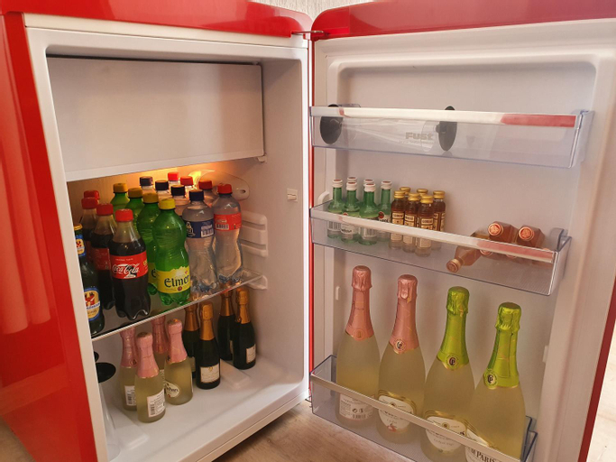 Food & Drinks