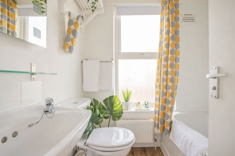 Bathroom 4, The New England, East Sussex