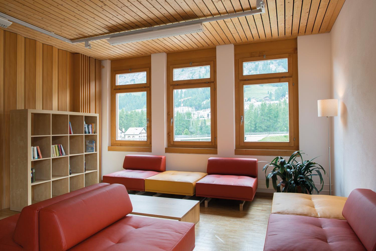 Public Area 2, Pontresina Youth Hostel, Maloja
